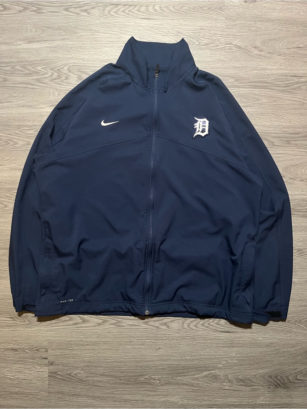 Nike Detroit Tigers MLB, baseball genuine merchandise zip up DRI FIT jacket XL￼